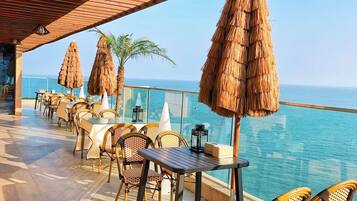 2 restaurants, lunch, dinner served; Chinese cuisine