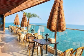 2 restaurants, serveren lunch, diner, Chinese gerechten