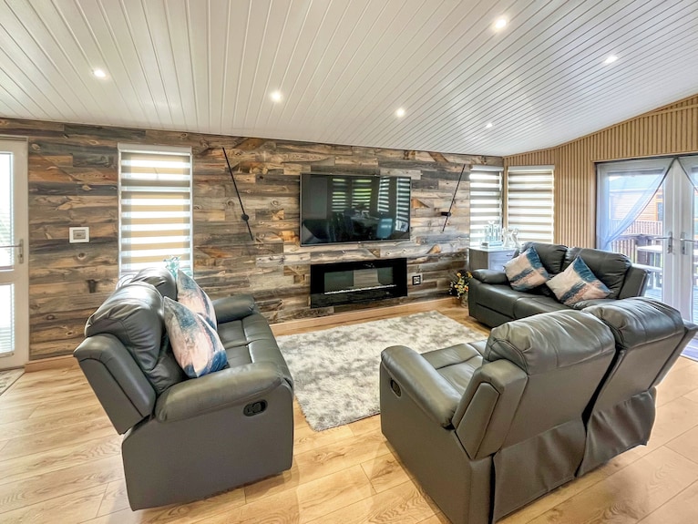 4 Bedroom Accommodation In Banchory - Banchory