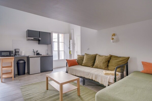 Living area - Wonderful flat in Bordeaux (Bordeaux)
