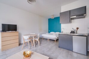 Interior - A charming, renovated studio flat in Bordeaux (Bordeaux)