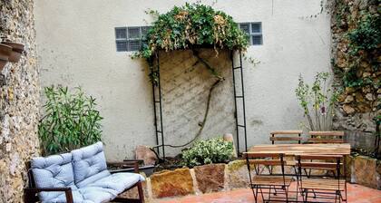 GĂźte Adicio - Maison du village, deux minutes a pied du centre de Montpeyroux 34