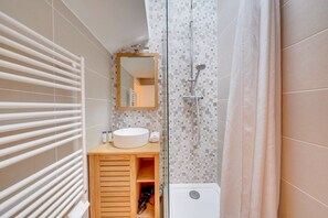 Shower, hair dryer, towels - Beautiful flat Bordeaux Tourny (Bordeaux)