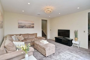 TV, fireplace, offices