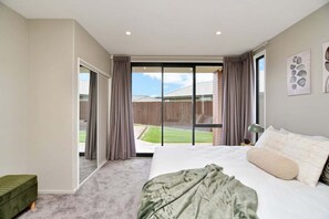 6 chambres, fer et planche à repasser, Wi-Fi, draps fournis