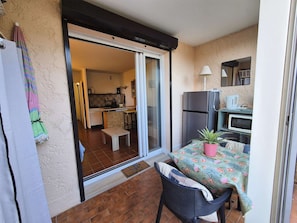 Interior - Ground-floor studio, air conditioning, close to the sea, parking (ST MANDRIER SUR MER)