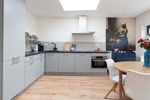 Fridge, oven, dishwasher, coffee/tea maker - Pakhuis Achter close to Amsterdam & Zaanse Schans (Wormerveer)