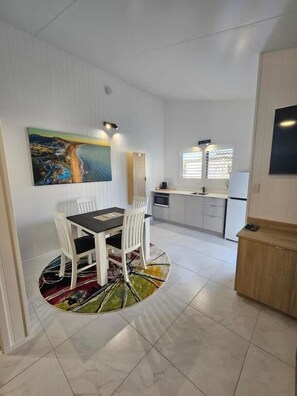 Dining - Villa La Sini Yeppoon (Yeppoon)