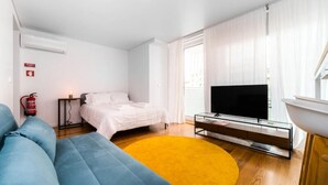 Unclassified image, 3 of 3, button - Nomad's Easy Stay - 1bed Porto Marquaas (Porto)
