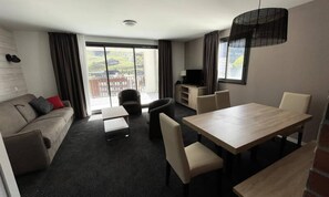 Living area - 2 Rooms for 6 People (Eaux-Bonnes)