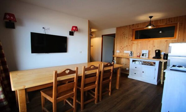 Dining - Dba124p - 2 Bedroom Apartment + Sleeping Alcove - Balcony - Sleeps 8 - 1800 Area (Puy-Saint-Vincent)