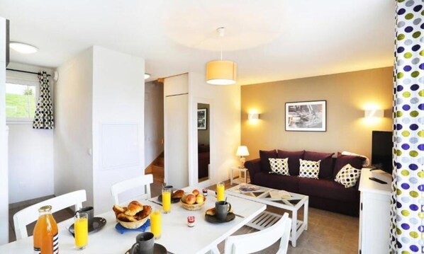 Apartment | Dining - 3-room Duplex Maisonette for 4/6 People (Audierne)