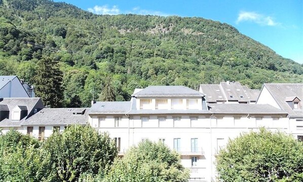 Exterior - Luchon T3 Apartment ON THE TOP Floor With Elevator Overlooking THE Walkways (Bagneres-de-Luchon)