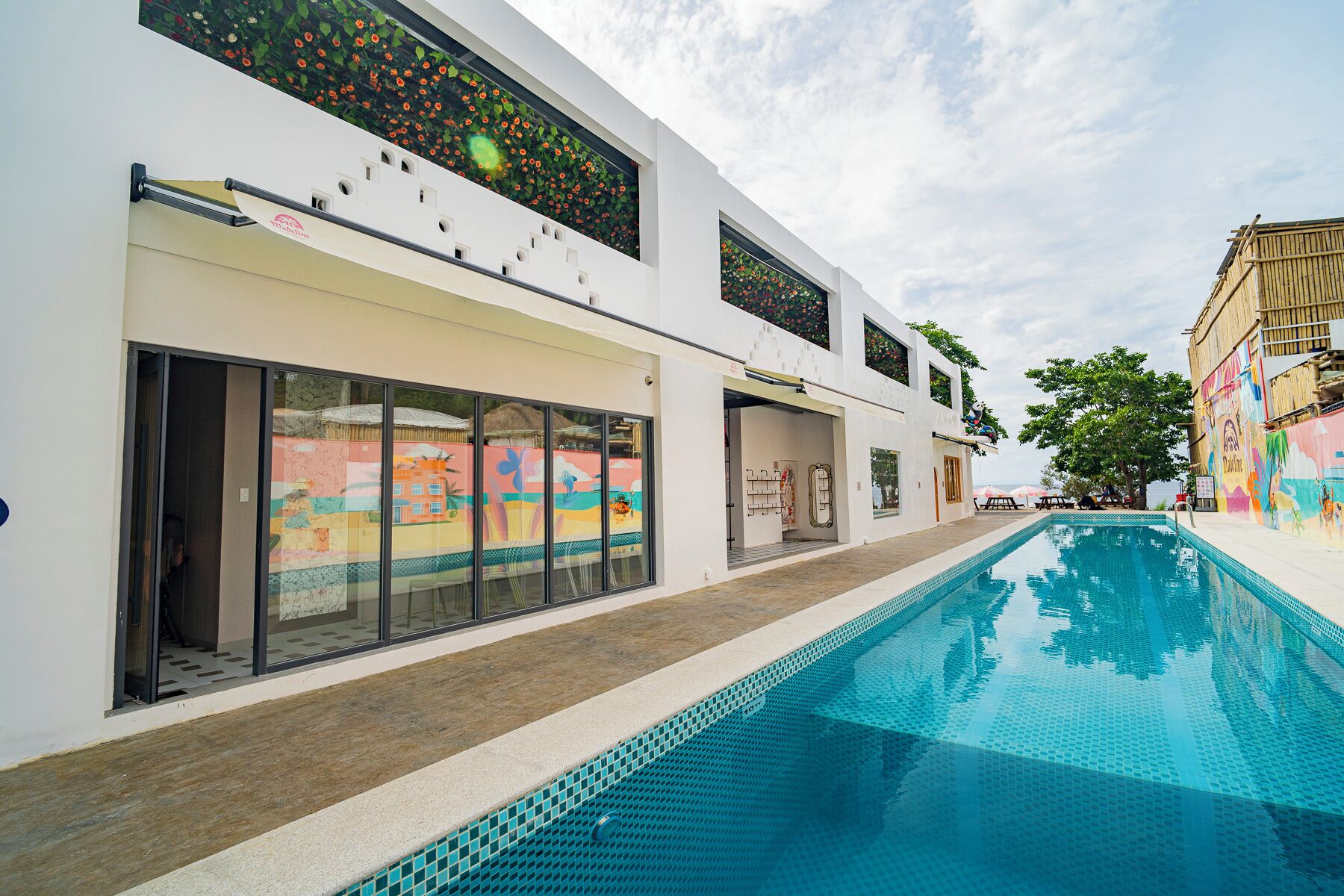 المنشأة من الخارج