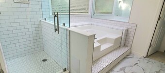 Sandtrap Escape- Plush beds, Luxury Bathroom, Game Room & on the Golf Course