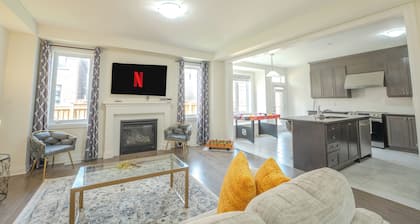 100 % privacy 7 bedrooms with 6 bathrooms and 2 master bedroom with 2 king beds