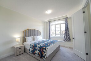 7 bedrooms, iron/ironing board, WiFi, bed sheets