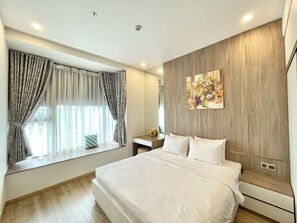 2 عدّة غرف نوم ومكواة/لوح كي وواي فاي وتسهيلات لدخول الكراسي المتحركة