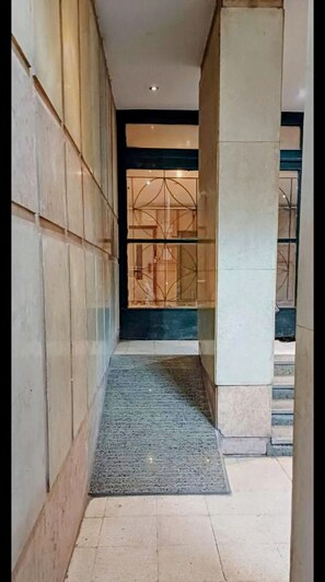 Interior - Elegant 2-Bedroom Apt with City View in Agouza. (Giza Governorate)