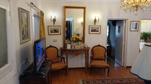 Interior - Elegant 2-Bedroom Apt with City View in Agouza. (Giza Governorate)