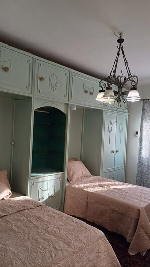 2 bedrooms, desk, iron/ironing board, WiFi - Elegant 2-Bedroom Apt with City View in Agouza. (Giza Governorate)