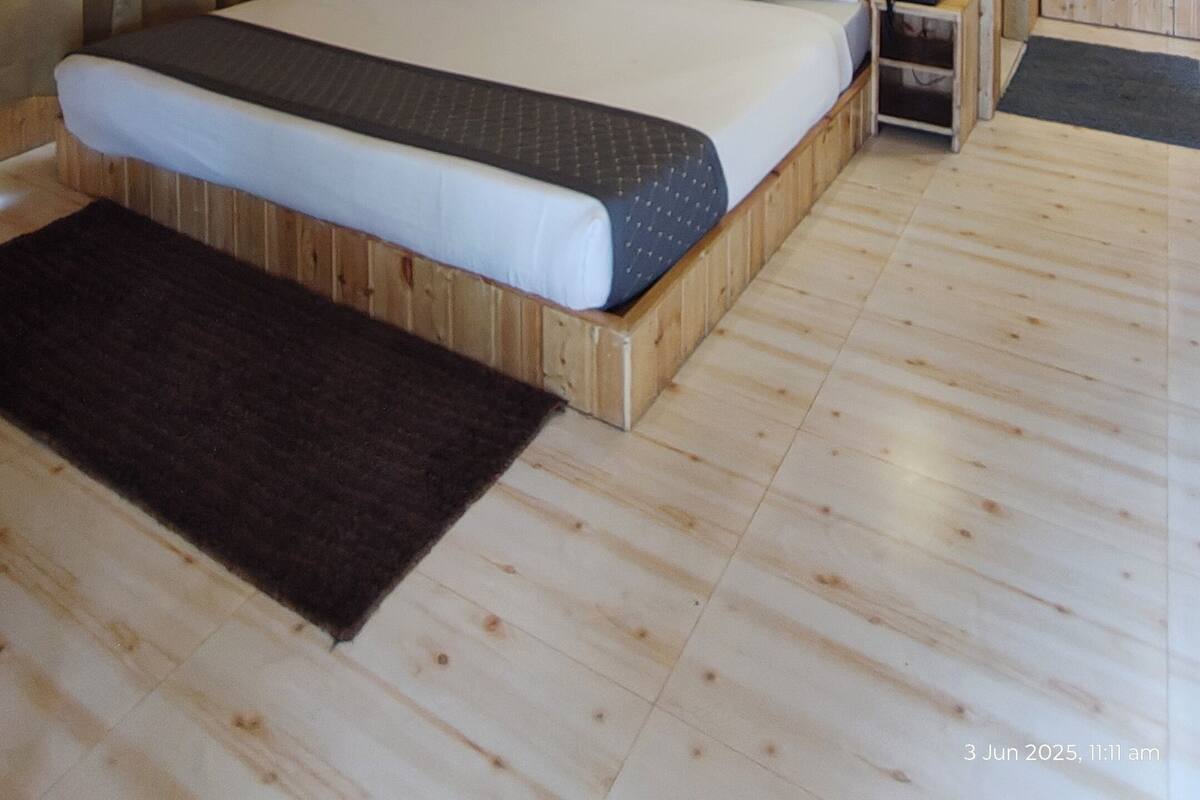 Luxury Cottage, Valley View | Iron/ironing board, free WiFi