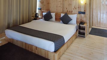 Luxury Cottage, Valley View | Iron/ironing board, free WiFi