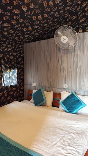 Deluxe Room, Valley View