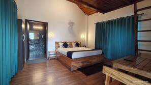 Family Cottage, Hill View | Iron/ironing board, free WiFi