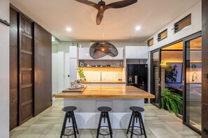 Interior - Villa 121 – Modern 1BR Villa Near Batu Belig Beach (Kabupaten Badung)