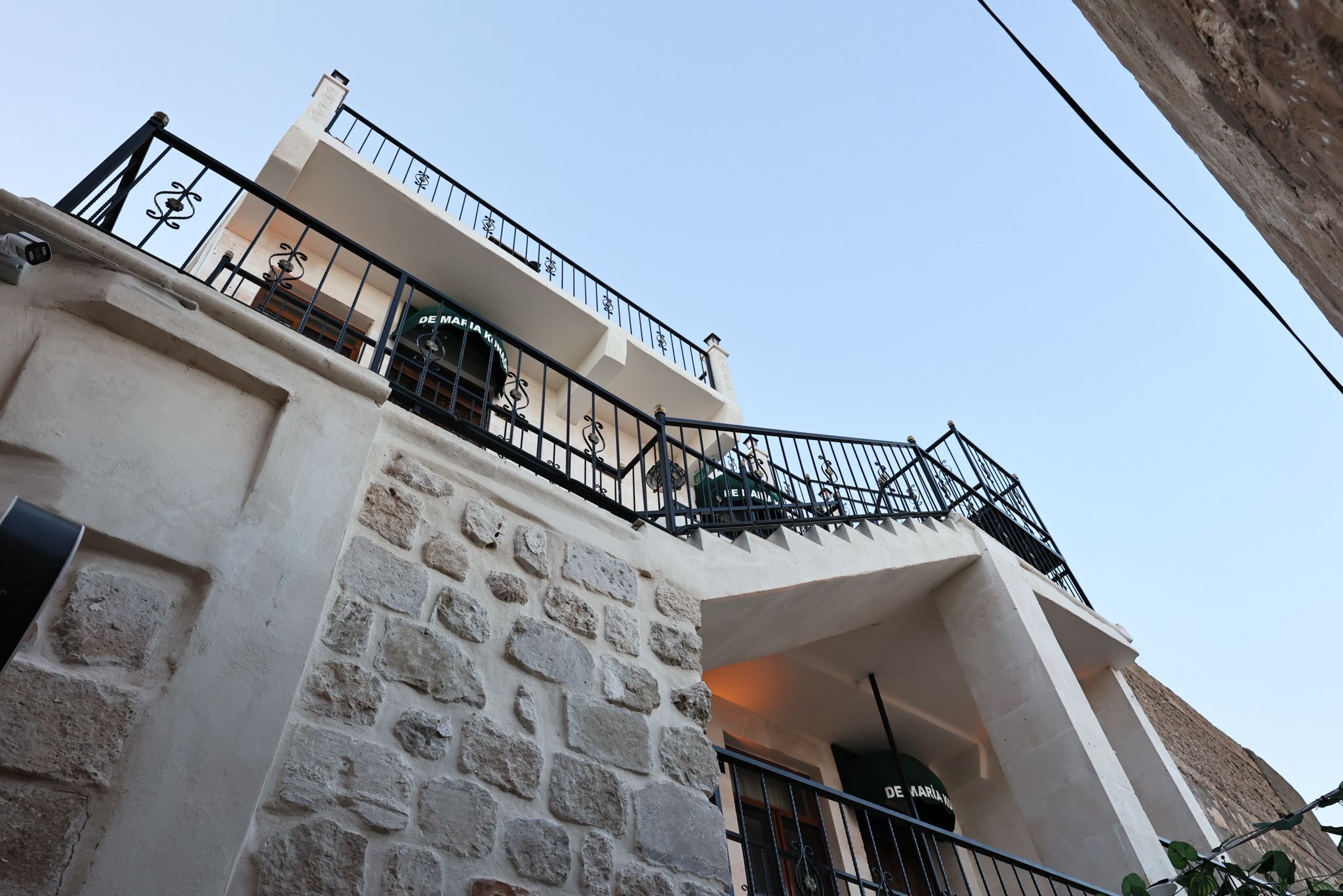 المنشأة من الخارج