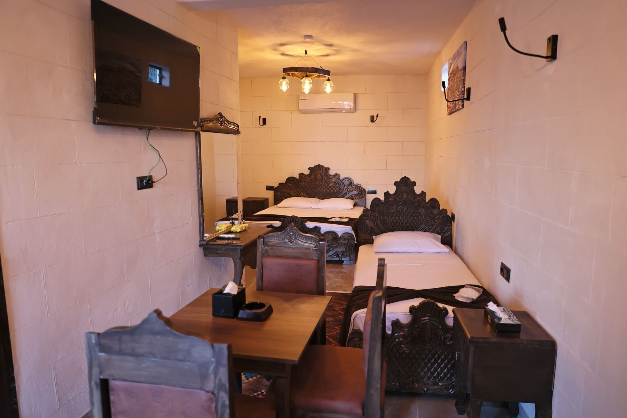 Chambre Triple, vue ville | Coffres-forts dans les chambres, bureau, fer et planche à repasser