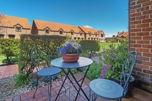 تناول الطعام بالخارج