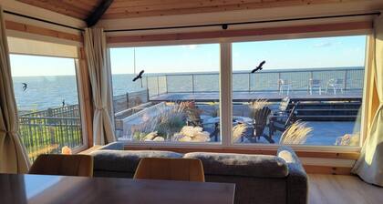 Lake St Clair Waterfront Cottage - Private Boat Launch & Dock - Fishing - Beach.