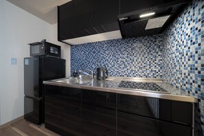 Comfort Condo | Private kitchen | Full-size fridge, microwave, oven, stovetop - TAKENOYADO BEPPU (Beppu)