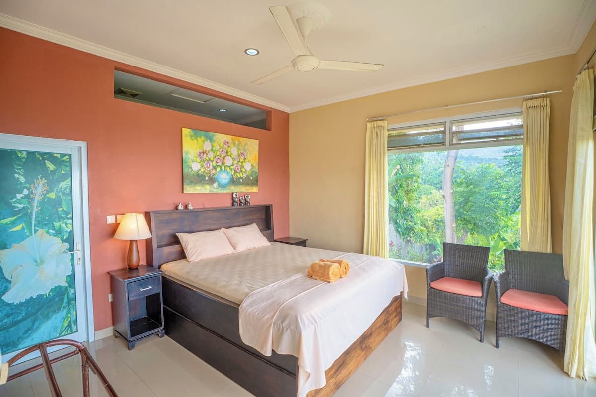 Suite estándar, balcón | Ropa de cama