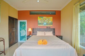 Suite estándar, balcón | Ropa de cama