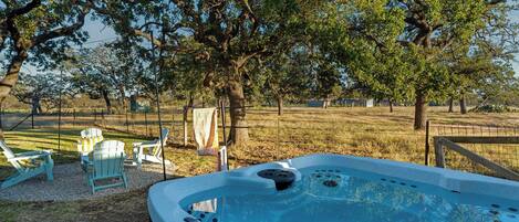 Bañera de hidromasaje al aire libre