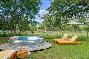 Outdoor spa tub - Hot tub, Cowboy Pool, Game Room, 290 Wine Trail! (Fredericksburg)