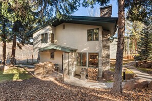 Exterior - New Listing! Stylish Alpine Townhome. Steps To Snowmass Slopes & Village. HT, Parking, FP, Grill (Snowmass Village)