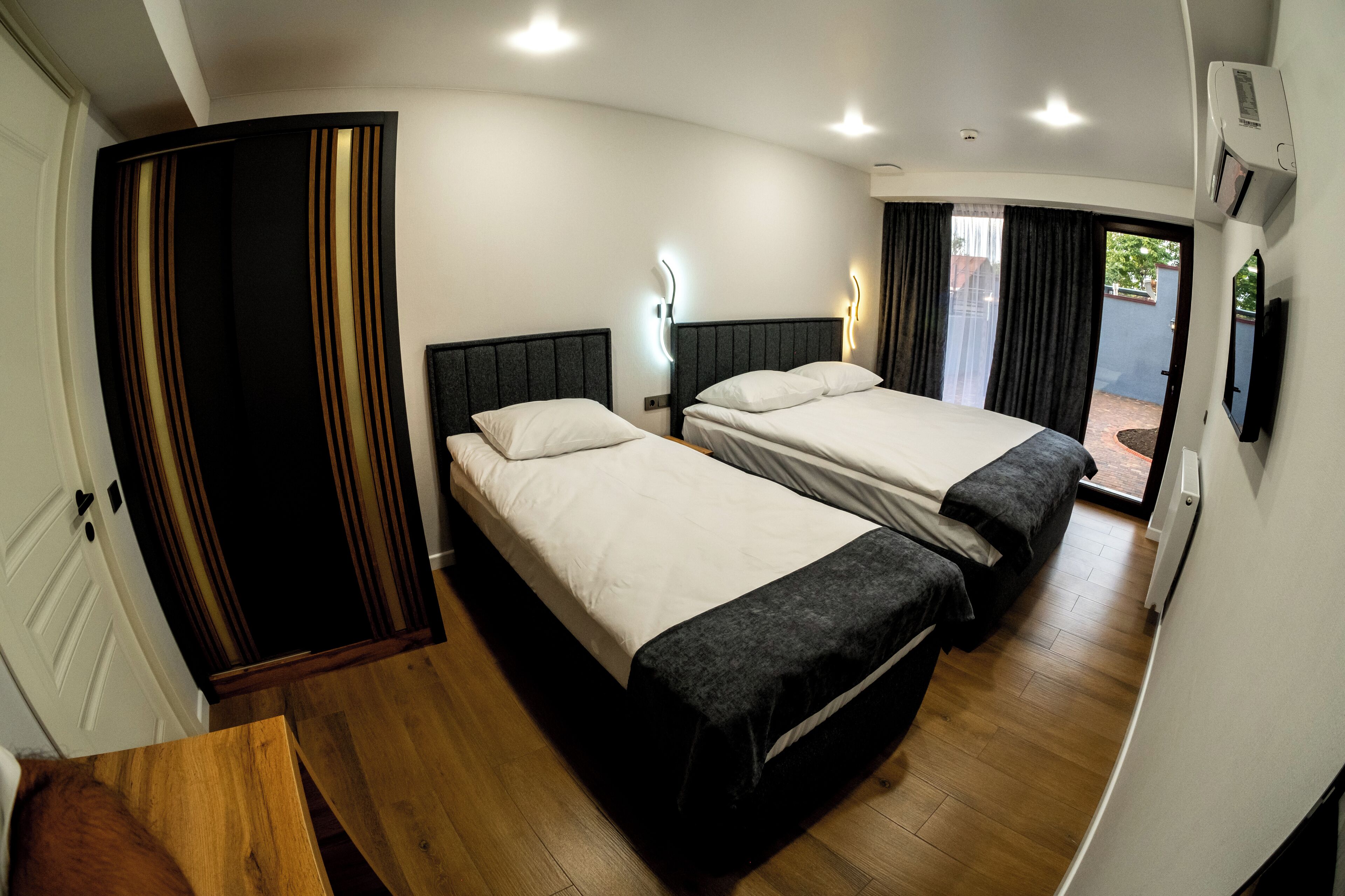 In-room safe, desk, iron/ironing board, free WiFi