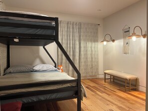 3 Schlafzimmer, Bügeleisen/Bügelbrett, WLAN, Bettwäsche