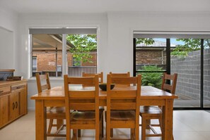 تناول الطعام