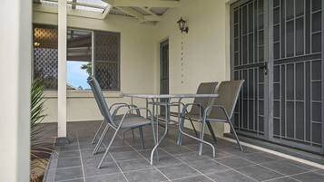 تناول الطعام بالخارج