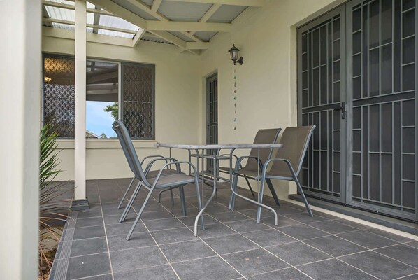 تناول الطعام بالخارج