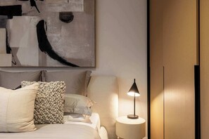2 室のベッドルーム、アイロン / アイロン台、WiFi、ベッドシーツ