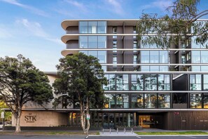 Exterior - Saint Noir (St Kilda)