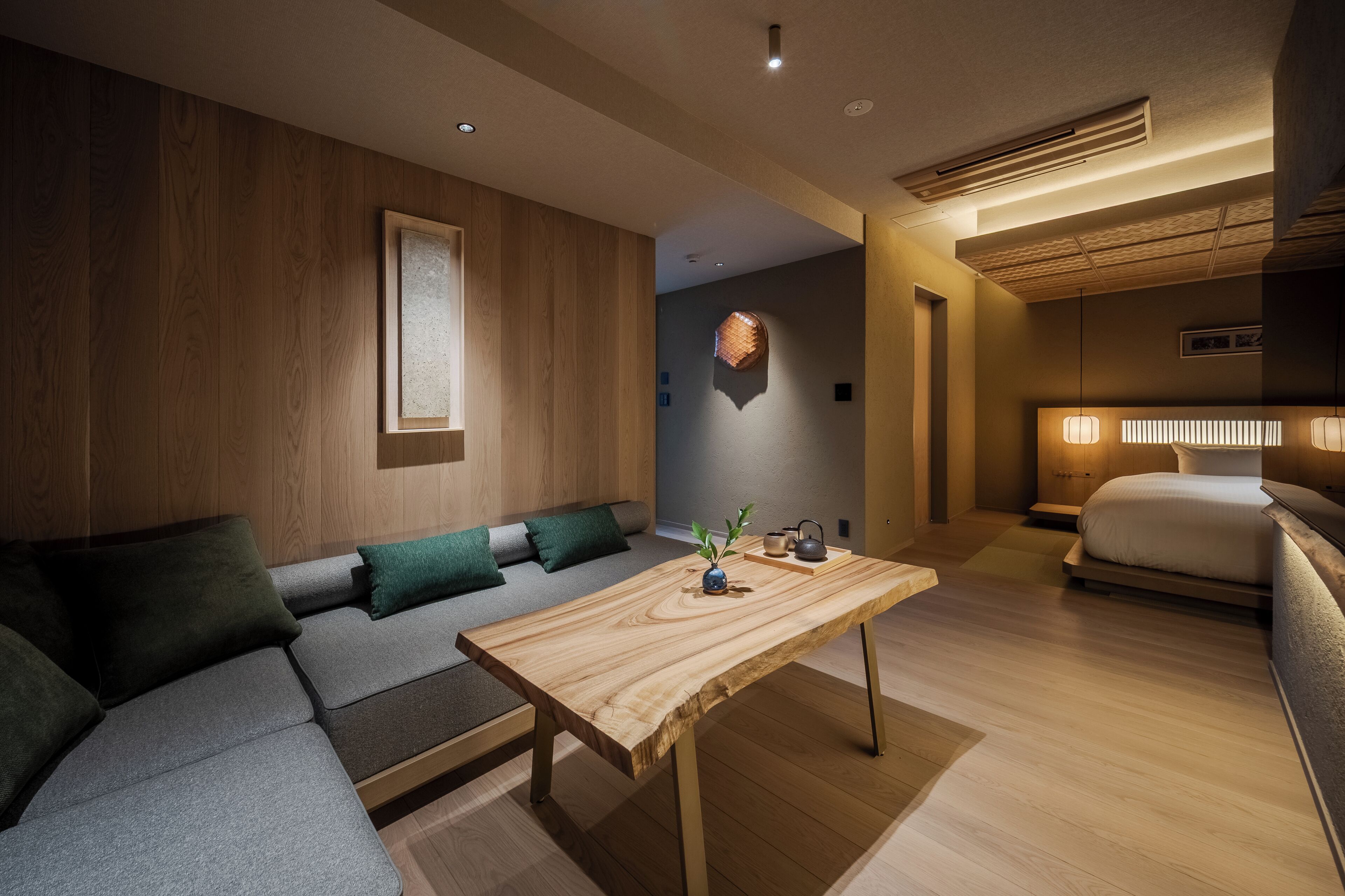 Studiosuite – premium, privat basseng, byutsikt | Oppholdsområde | Smart-TV