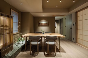 Suite Familiale, 2 chambres, vue ville | Intérieur