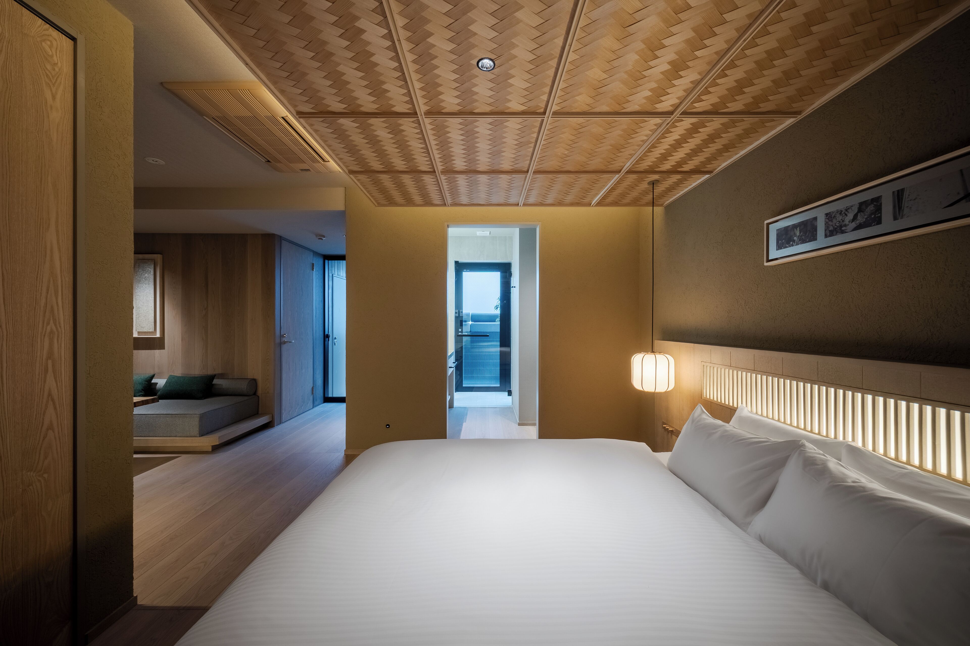 尊荣开间套房, 私人游泳池, 城市景观 | 客房内保险箱、遮光窗帘、熨斗/熨衣板、免费 WiFi